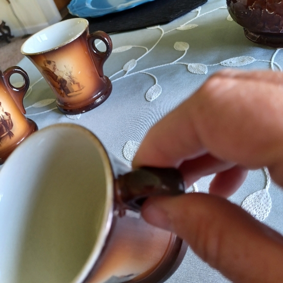 Warwick Pitcher with Cups - Picture 5 of 14